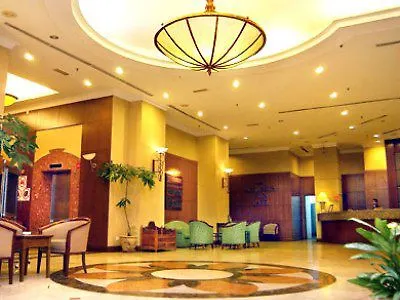 Summit Hotel בוקיט מרטג'אם 3*,